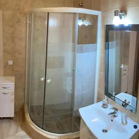 Lesana Pensión 3*